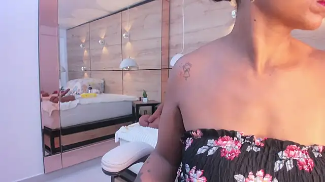 Snapshot of martina_touss chatting on November 27, 2025, 12:16 pm martina touss online show from November 27, 2025, 12:16 pm