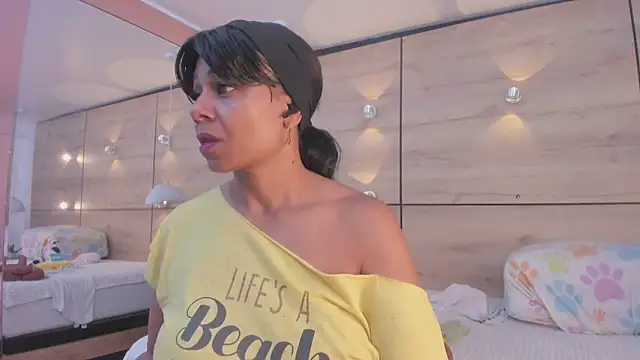 Snapshot of martina_touss chatting on November 26, 2025, 12:27 pm martina touss online show from November 26, 2025, 12:27 pm