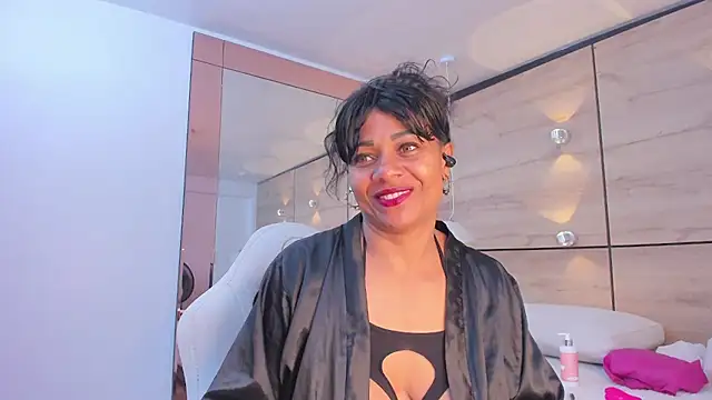 Snapshot of martina_touss chatting on November 7, 2025, 11:59 am martina touss online show from November 7, 2025, 11:59 am