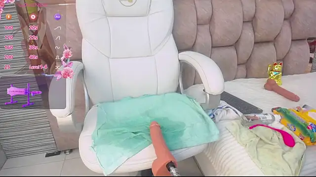 Snapshot of martina_touss chatting on March 8, 2025, 3:13 pm martina touss online show from March 8, 2025, 3:13 pm
