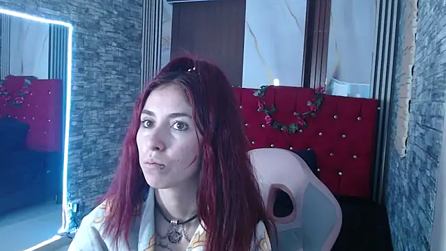 mildre303av online show from November 26, 2025, 8:53 pm