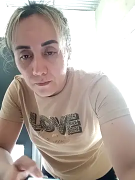Isabel23zr online show from April 25, 2026, 2:36 pm