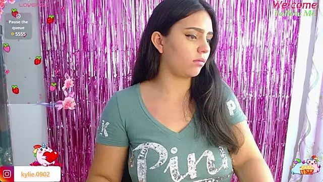 Snapshot of karol_9 chatting on January 21, 2025, 2:43 am karol 9 online show from January 21, 2025, 2:43 am