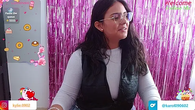 Snapshot of karol_9 chatting on February 22, 2025, 9:48 pm karol 9 online show from February 22, 2025, 9:48 pm