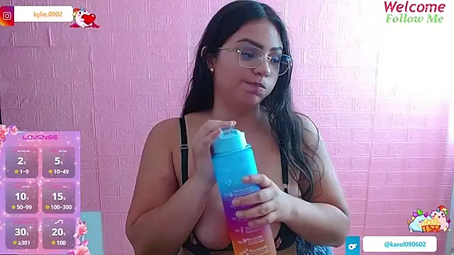 Snapshot of karol_9 chatting on March 5, 2025, 10:54 pm karol 9 online show from March 5, 2025, 10:54 pm