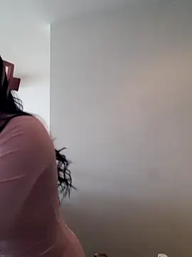 Snapshot of _monicab chatting on November 1, 2025, 3:28 pm monicab online show from November 1, 2025, 3:28 pm