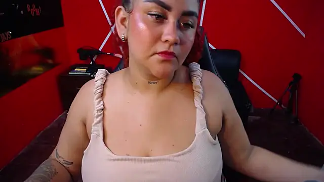 Snapshot of loly_bigbooty4u chatting on February 10, 2026, 5:39 am loly bigbooty4u online show from February 10, 2026, 5:39 am