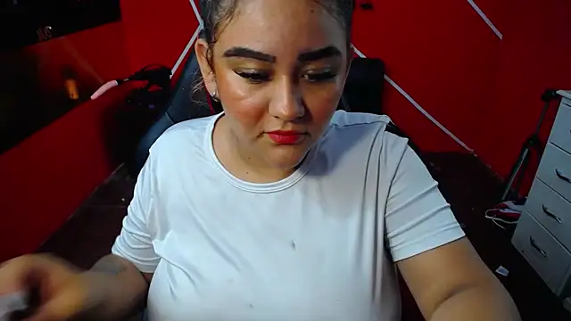 loly bigbooty4u online show from November 23, 2025, 6:23 am