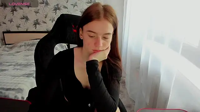 Stacey Brown online show from February 2, 2025, 11:00 pm