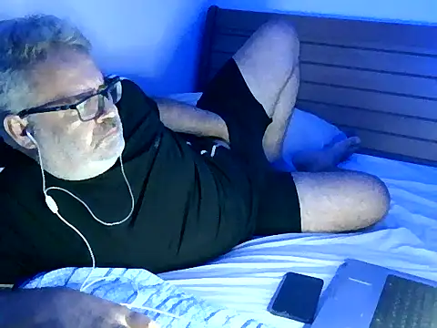 Snapshot of DockTVXXX chatting on October 25, 2025, 3:38 am DockTVXXX online show from October 25, 2025, 3:38 am