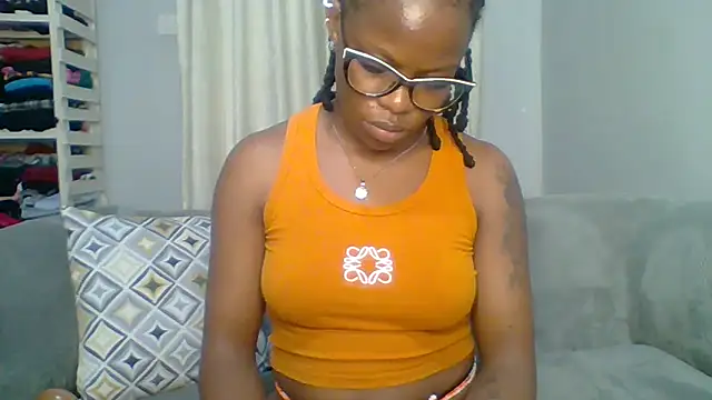 Petite 254 online show from April 11, 2026, 12:51 am