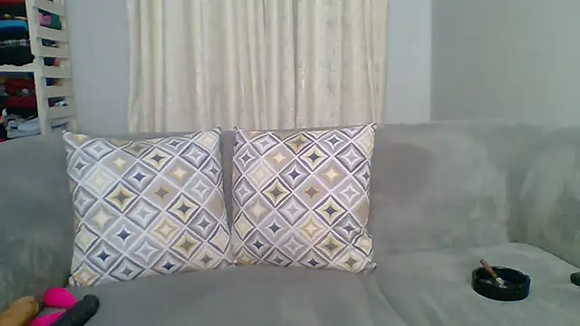 Petite 254 online show from April 10, 2026, 12:01 pm