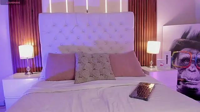 Snapshot of vega_roux chatting on November 22, 2025, 7:29 am vega roux online show from November 22, 2025, 7:29 am