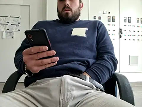 Leonormaldick online show from February 6, 2026, 12:12 pm