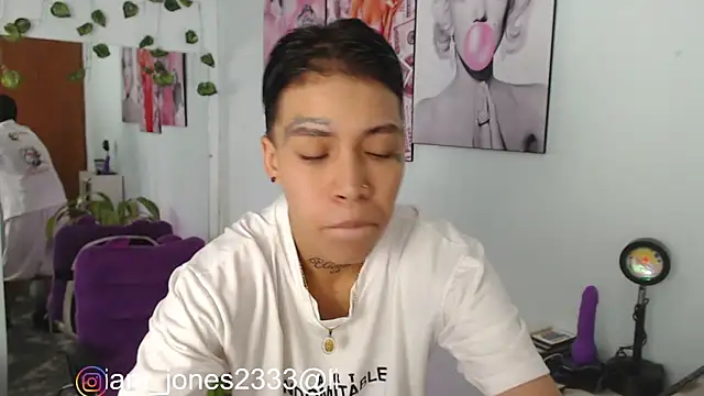 Snapshot of Jonesliam23 chatting on January 24, 2025, 7:49 pm Jonesliam23 online show from January 24, 2025, 7:49 pm