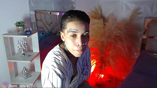 Jonesliam23 online show from February 10, 2026, 8:19 pm