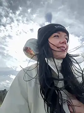 Vanesskaa online show from March 24, 2026, 1:33 pm