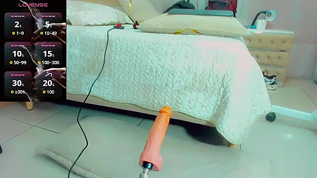 Snapshot of EmilyySaenz chatting on November 24, 2025, 2:50 pm EmilyySaenz online show from November 24, 2025, 2:50 pm