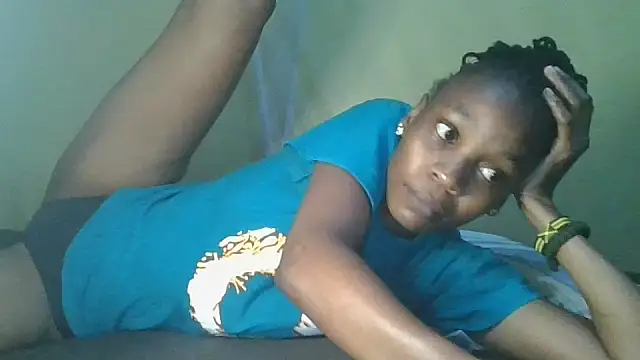 Snapshot of slim_girl02 chatting on June 17, 2026, 5:01 pm slim girl02 online show from June 17, 2026, 5:01 pm
