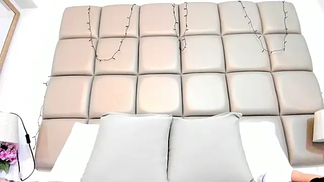 DojaAissha online show from December 15, 2025, 8:14 pm