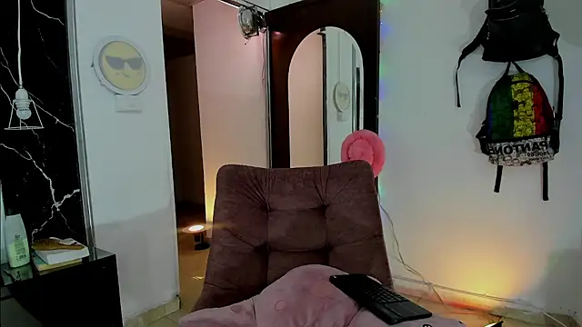 Jordyrodriiguez online show from November 18, 2025, 1:43 am