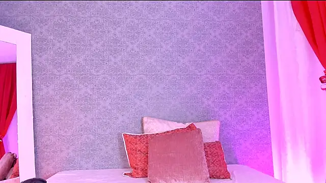 CatrinaRossi online show from December 30, 2024, 8:04 pm