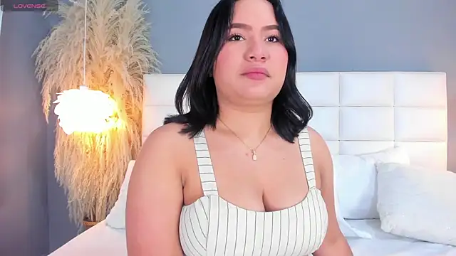 HannaKarson online show from December 20, 2025, 11:35 am