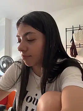 Snapshot of Liissa_cute_ chatting on December 15, 2025, 7:20 pm Liissa cute online show from December 15, 2025, 7:20 pm