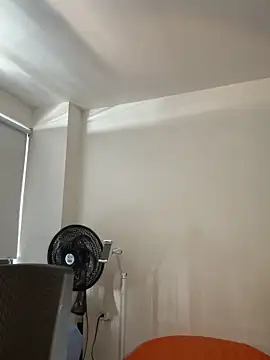 Snapshot of Liissa_cute_ chatting on November 20, 2025, 7:36 pm Liissa cute online show from November 20, 2025, 7:36 pm