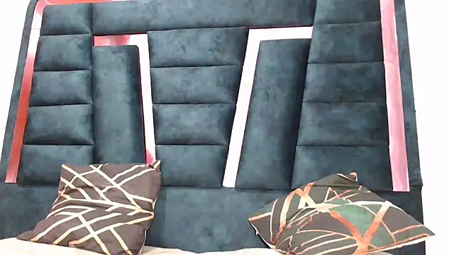 DiannellaforYou online show from February 22, 2026, 1:41 am