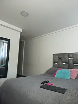 LauraCadwell online show from February 27, 2026, 12:05 pm