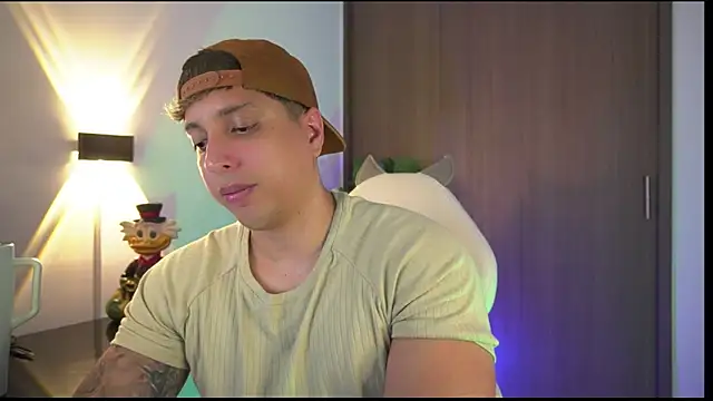 Snapshot of appolo_allen chatting on October 28, 2025, 5:29 am appolo allen online show from October 28, 2025, 5:29 am