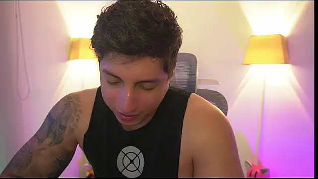 Snapshot of appolo_allen chatting on December 3, 2025, 5:30 am appolo allen online show from December 3, 2025, 5:30 am