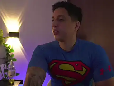 Snapshot of appolo_allen chatting on February 19, 2025, 4:33 pm appolo allen online show from February 19, 2025, 4:33 pm