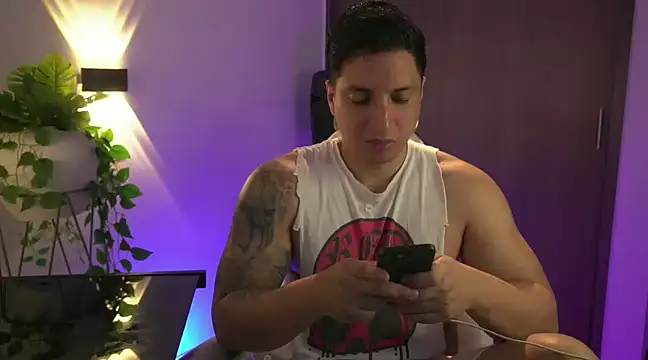 Snapshot of appolo_allen chatting on February 14, 2025, 11:31 pm appolo allen online show from February 14, 2025, 11:31 pm