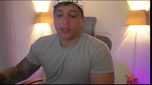 Snapshot of appolo_allen chatting on December 2, 2025, 2:45 am appolo allen online show from December 2, 2025, 2:45 am