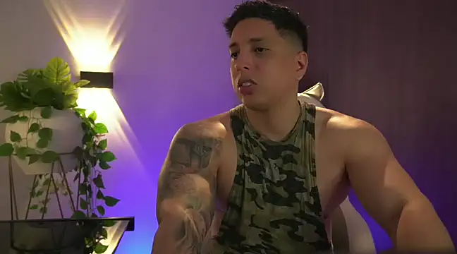 Snapshot of appolo_allen chatting on February 5, 2025, 8:46 pm appolo allen online show from February 5, 2025, 8:46 pm