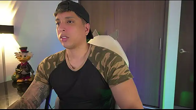 Snapshot of appolo_allen chatting on October 26, 2025, 5:30 am appolo allen online show from October 26, 2025, 5:30 am