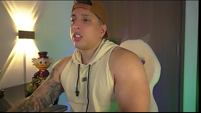 Snapshot of appolo_allen chatting on October 23, 2025, 5:17 am appolo allen online show from October 23, 2025, 5:17 am