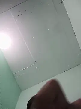 Snapshot of Luisf1267 chatting on February 19, 2026, 3:03 am Luisf1267 online show from February 19, 2026, 3:03 am