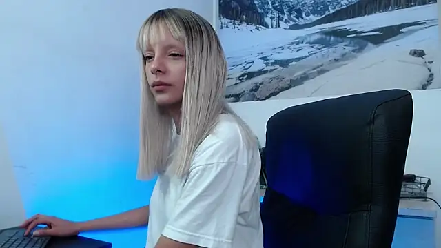 peyton golden1 online show from December 19, 2025, 4:05 am