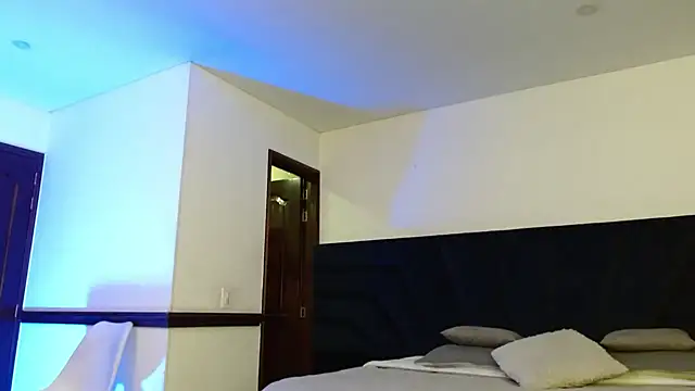 peyton golden1 online show from April 6, 2026, 3:57 am