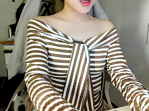 Snapshot of Yin-girl chatting on January 8, 2026, 4:46 pm Yin-girl online show from January 8, 2026, 4:46 pm