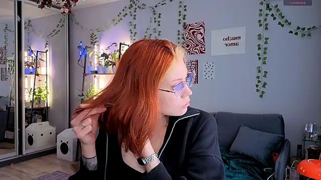 Snapshot of Your_Corvus chatting on April 21, 2026, 7:59 am Your Corvus online show from April 21, 2026, 7:59 am