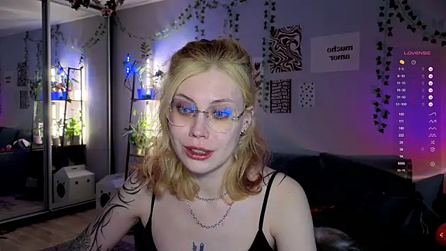 Snapshot of Your_Corvus chatting on April 22, 2026, 2:46 pm Your Corvus online show from April 22, 2026, 2:46 pm