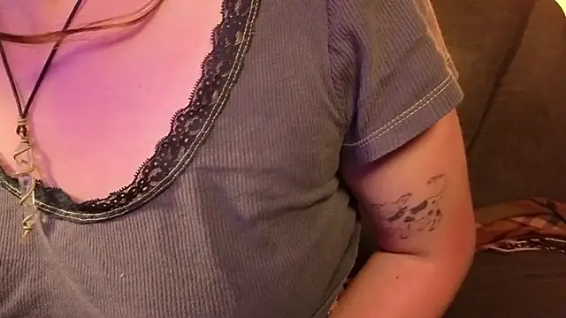 NEXT DOOR GIRL  online show from November 20, 2025, 10:42 pm