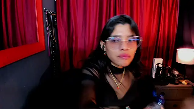 AvaLusty online show from November 3, 2025, 1:58 pm