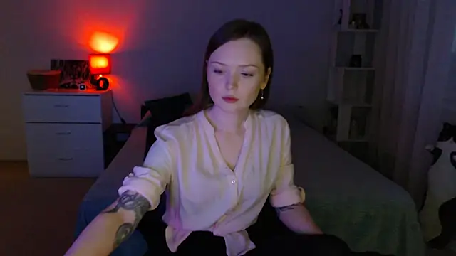 Snapshot of Allaria chatting on April 11, 2026, 3:59 pm Allaria online show from April 11, 2026, 3:59 pm