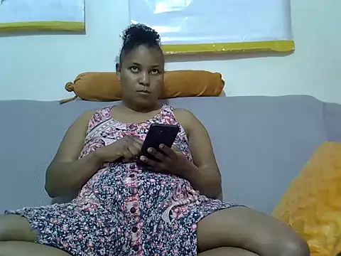 Snapshot of browndolly12 chatting on October 14, 2025, 4:13 am browndolly12 online show from October 14, 2025, 4:13 am