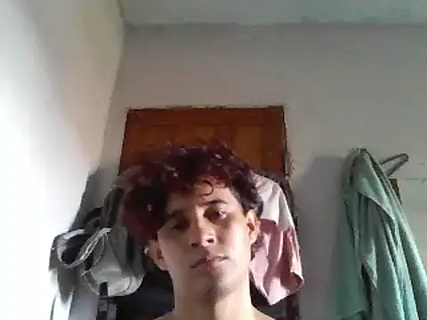 Snapshot of pedrodavid_ chatting on January 25, 2025, 8:21 pm pedrodavid  online show from January 25, 2025, 8:21 pm